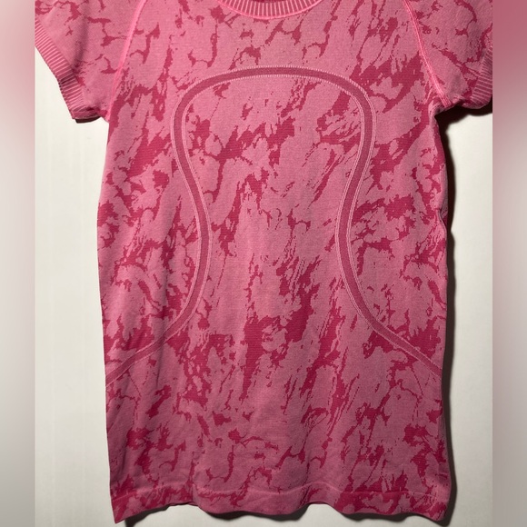 Lululemon Swiftly Tech Short Sleeve Crew Top Heathered Bon Bon Size 8 - Picture 7 of 16
